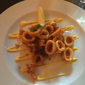 Calamaretti mit Safran-Aioli